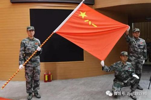河南省郏县举行民兵应急分队授旗暨基干民兵集结点验大会