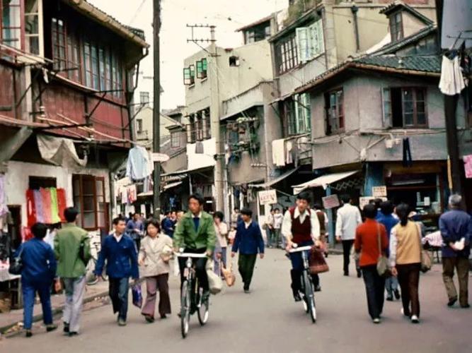 在疯狂的90年代,母亲既没有机会去美国,也没能去成深圳