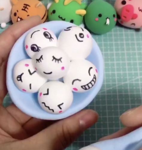 那让我们一起来制作一碗美味的元宵吧      活动准备:超轻粘土,彩笔