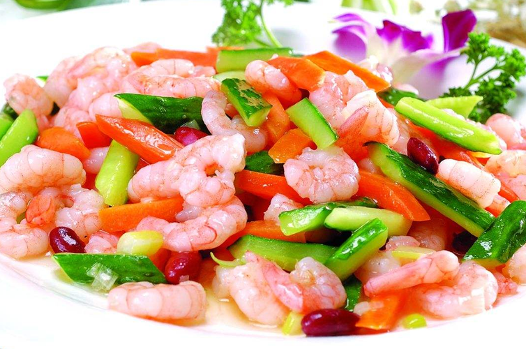  p>素炒虾仁是一道家常小菜,做起来也方便,也很可口.