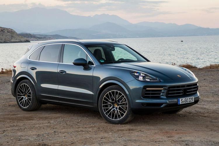 保时捷卡宴比奔驰s400档次高吗?