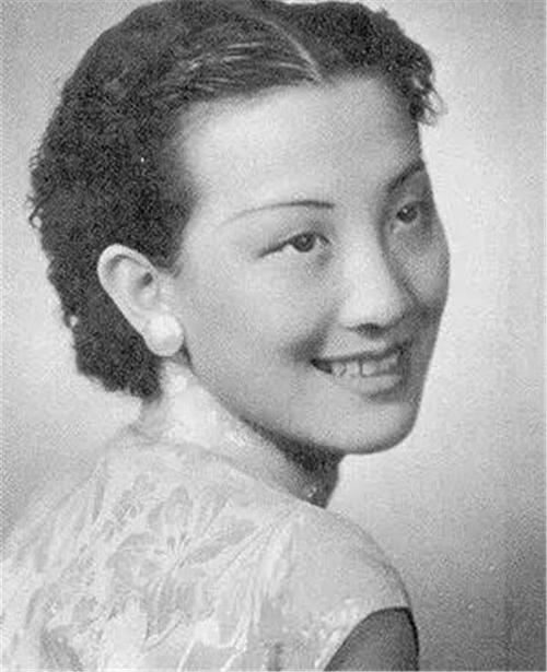 民国美女周璇被三个男人欺骗感情却留下两个孩子现在如何