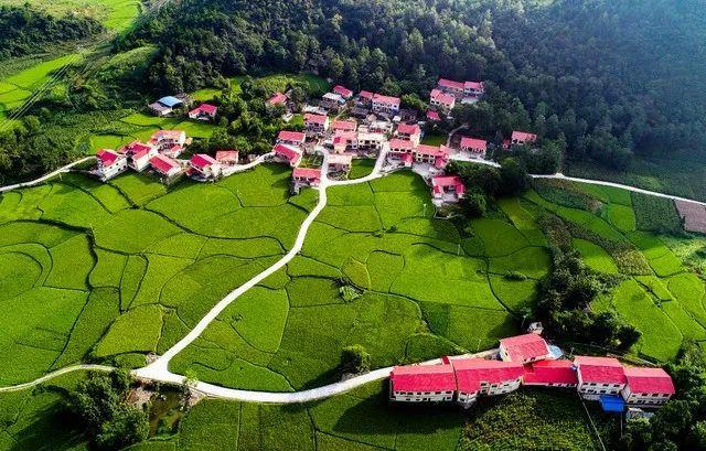 贵州打好建管养运组合拳铺就乡村振兴路