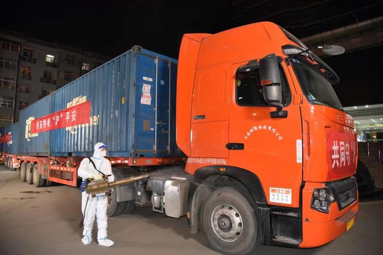 近1400公里车程,受疫情封控影响临近上海段交通拥堵,总共驱车36小时