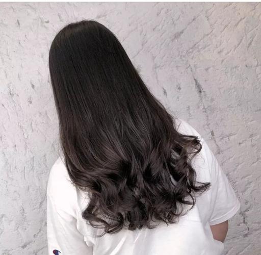 2020发尾烫一烫,时髦一整年