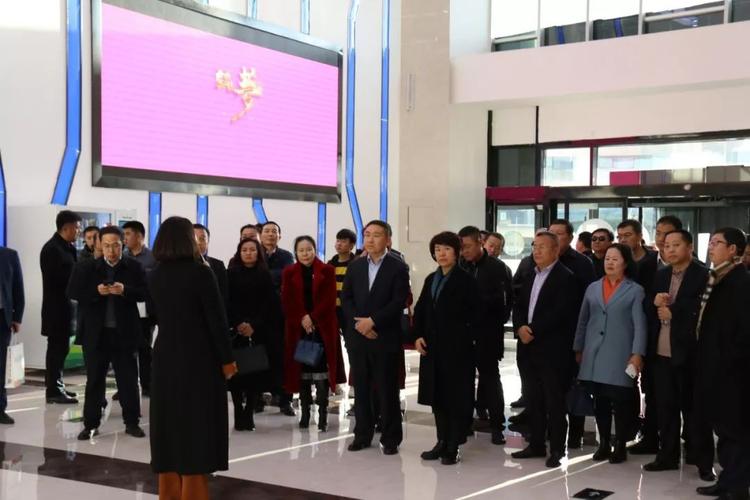 鄂尔多斯市文化创意园▲市民中心▲蓝洋林顿喜事汇会后,与会企业家
