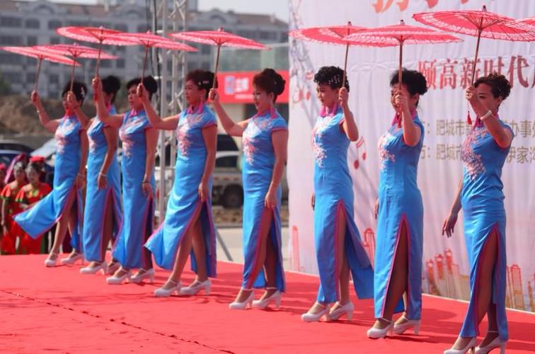 "颐高新时代杯"广场舞大赛,桃都旗袍佳丽获奖放异彩