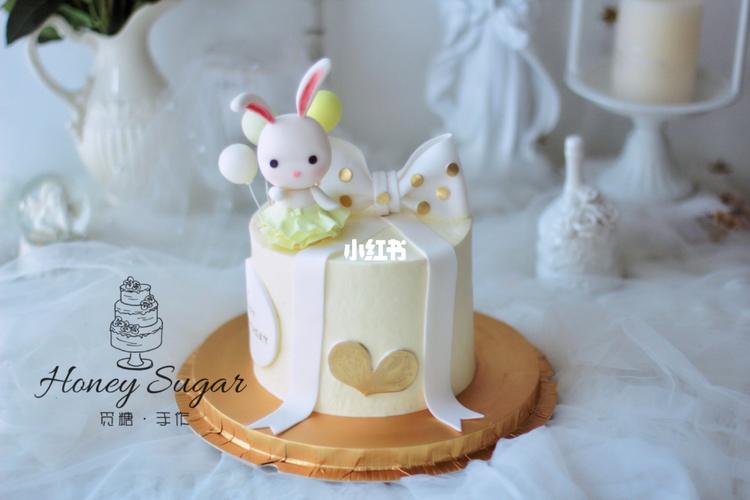 翻糖小兔子玩偶生日蛋糕_翻糖_兔子_生日蛋糕_蛋糕_玩偶_奶油_芒果