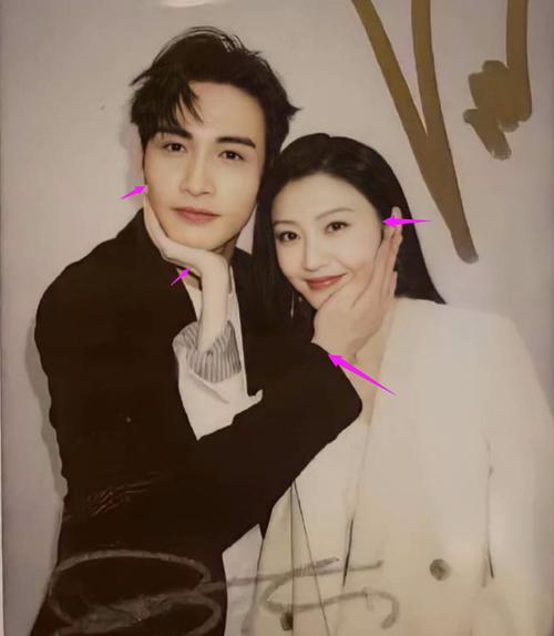 张彬彬景甜同框有惊喜,牵手被调侃