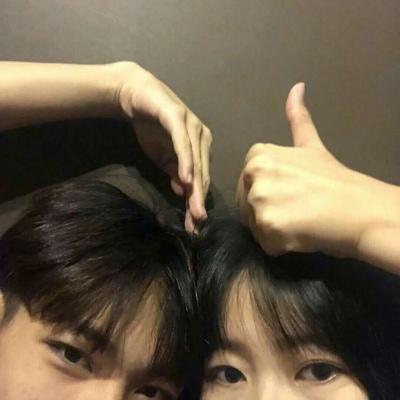 白灏宇:情侣头像一左一右真人妈妈说:十几岁的恋爱哪会有结果