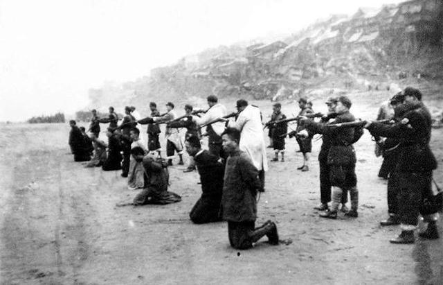 50年代奇案:死囚在病房神秘被杀,警方破案挖出300年前宝藏