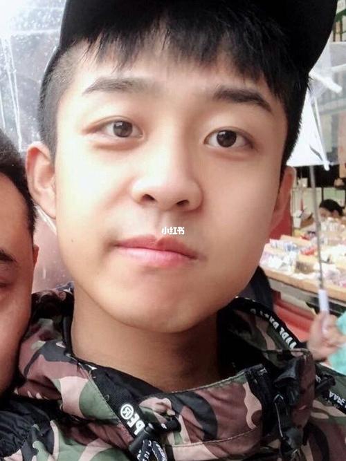 这张应该是小时候的小九儿吧_德云社张九龄_娱乐_明星