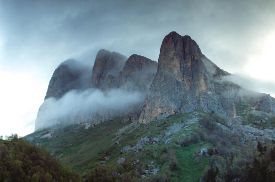 亲身体验雄伟山峰的魅力,七座俄罗斯高山等你攀登