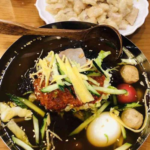 服务大楼延吉冷面金达莱店