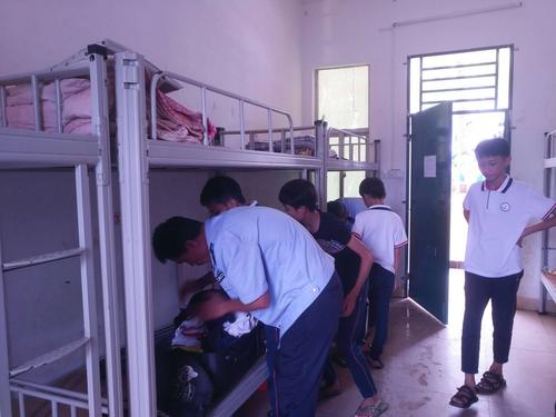 儋州市第七中学对学生宿舍进行安全大排查(三)