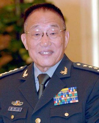 历任装备部综合规划部参谋,装备部综合规划部副部长,总参装备部副部长