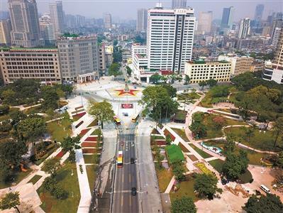 海珠广场今晨举行升旗仪式