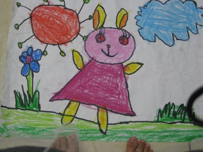 妈妈最喜欢的人物画,那天我是全班第一个画好的.