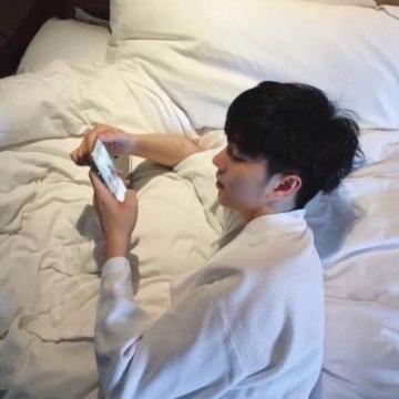 霸气个性男生头像精选2019独一无二 我与世界只差一个你