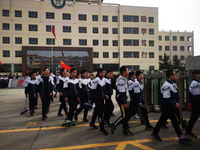 弘扬雷锋精神争做时代新人 ——华亭市皇甫学校开展学雷锋系列活动
