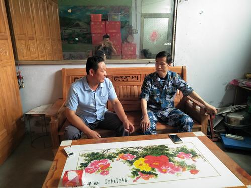 6月21日泗水县县委常委,人武部政委毛寅带机关工作人员,到部分镇街