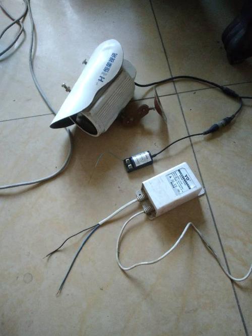 ccd监控摄像头信号线怎么接?