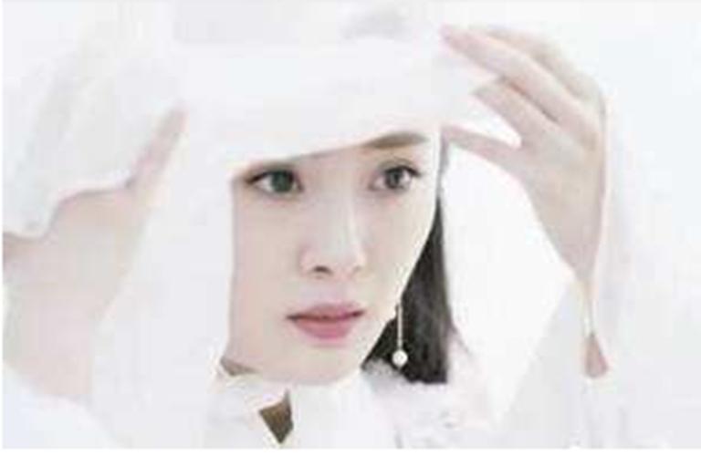 谭松韵戴面纱,杨幂鞠戴面纱,鞠婧祎戴面纱,最后的她无