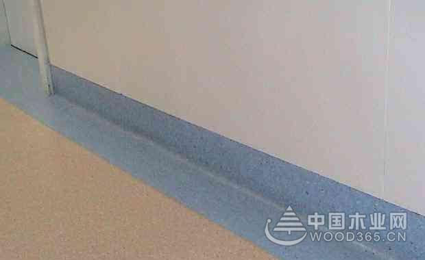 塑胶地板用什么踢脚线?塑胶地板铺贴方法是什么?