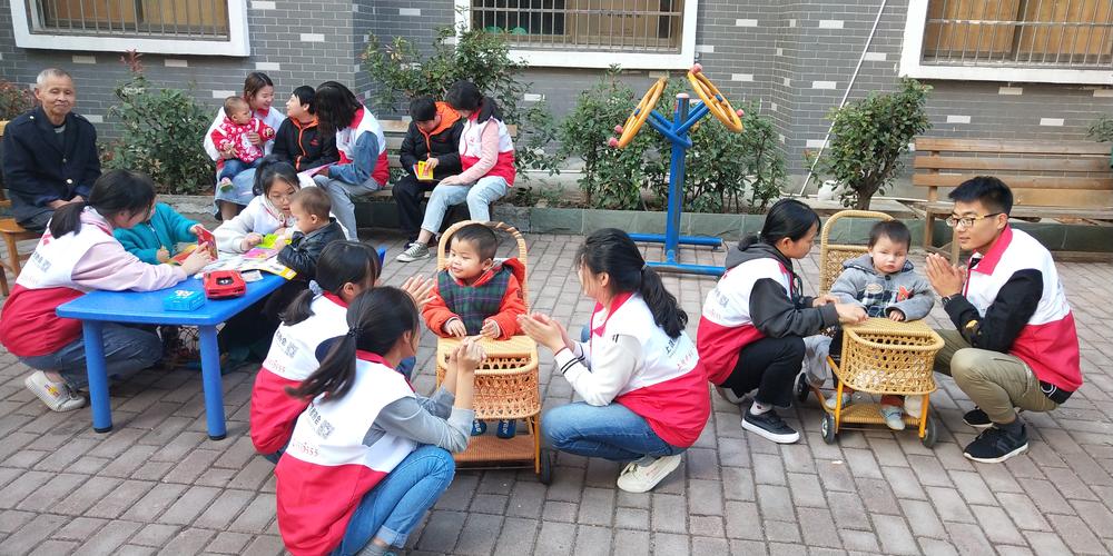 孤儿院小课堂的火车开动啦!