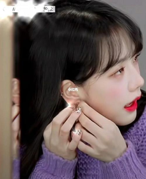 jisoo你只知道她是仙女,却不知道她是打着十个耳洞的酷girl