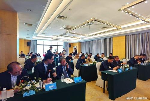 4月13日 运城蓝城南山小镇&绿城物业签约,共同打造桃李春风