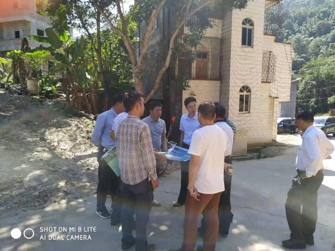 10月30日高州市委常委,副市长和大坡镇党委书记,镇长等领导到格苍榄岭