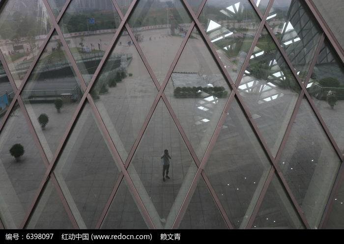 玻璃反光