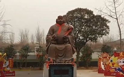 金城快讯河南省第十三届人民代表大会第二次会议胜利闭幕险两辆半挂