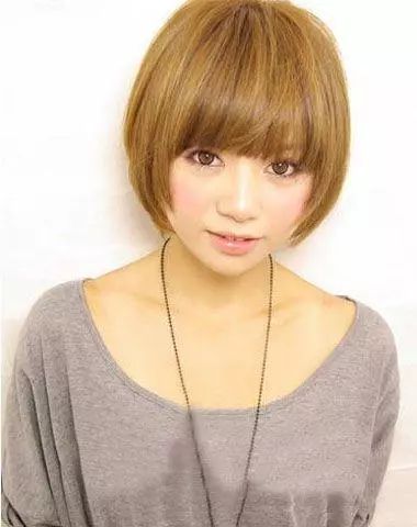 适合圆脸的波波头是什么样子的?圆脸能梳直发波波头痧?