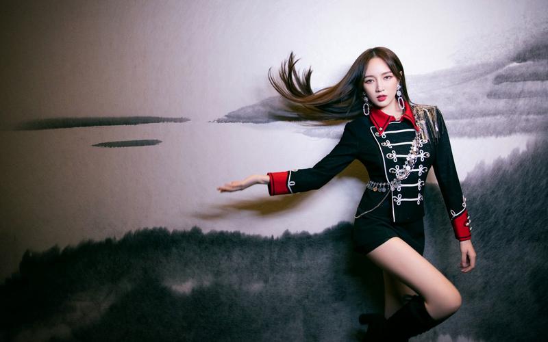 孟佳写真图片,分享一组女星模特图片给大家,图中的桌面壁纸壁纸