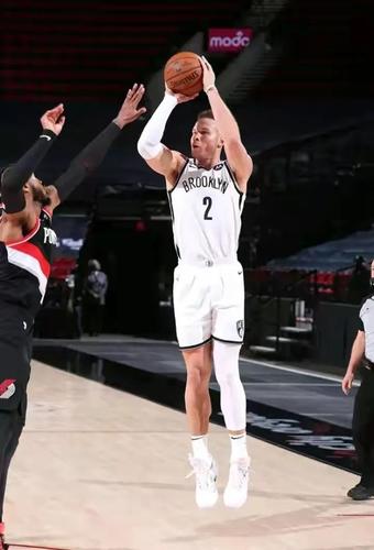 格里芬在篮网的蝶变,傻芬越来越快乐,焕发第二春!