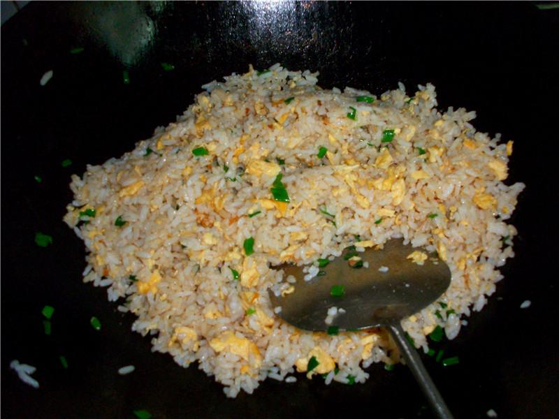 豆瓣酱蛋炒饭好吃图