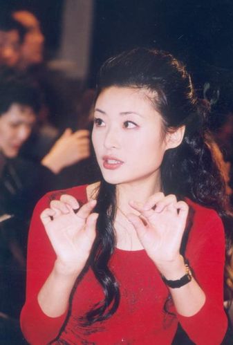 想知道周涛的情感生活吗?想知道周涛为什么突然向央视提出辞职吗?