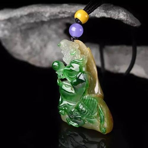 旅游景点买翡翠,小心这16种绿色玉石