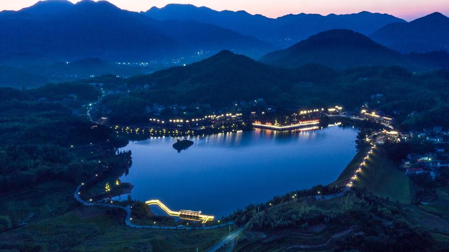 浙江省桐庐县:美丽环境让村民吃上"生态饭"