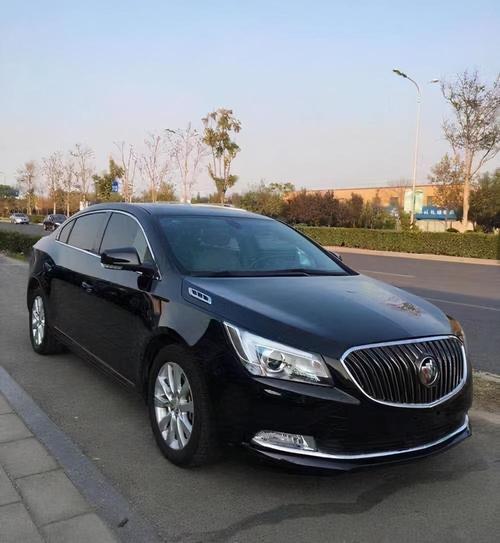 汽车别克君越多少钱10年别克君越值多少钱