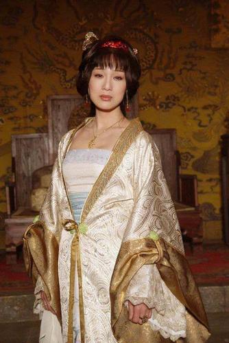 63岁"容妃"李建群病逝,生前与陈家林相爱28年无名分
