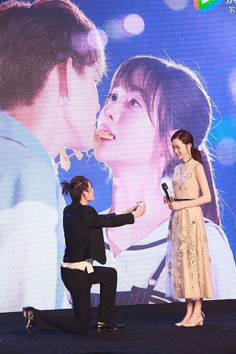 《国民老公》盛大首映 熊梓淇现场"求婚"李溪芮苏炸