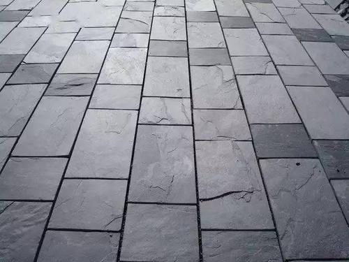 就是为了铺路而造,无论砖的新旧, 在寒冷环境下都是最结实耐用的材质