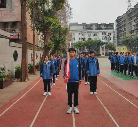 芳华待灼图新志砥砺深耕正当时南充五中举行2022年春季开学典礼