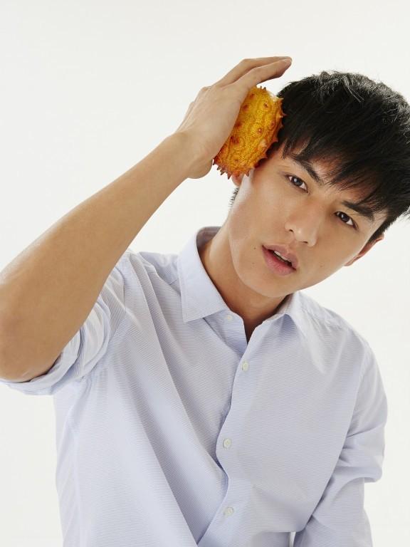 《极速前进》暖男刘畅果蔬写真显呆萌