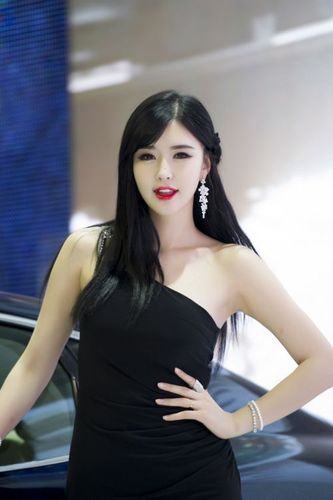 韩国车模抹胸裙长相甜美身材性感19