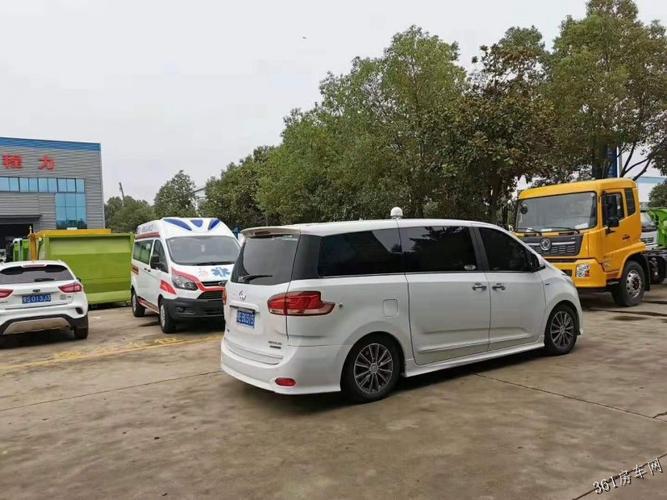 大通g10房车 简单配置 方便旅行