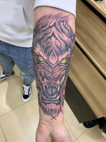虎头纹身小臂内侧纹身图案吴江酷客纹身